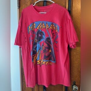 Oversized S/M Red Def Leppard Graphic T-Shirt